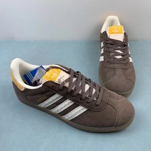 Adidas shoes size 42
